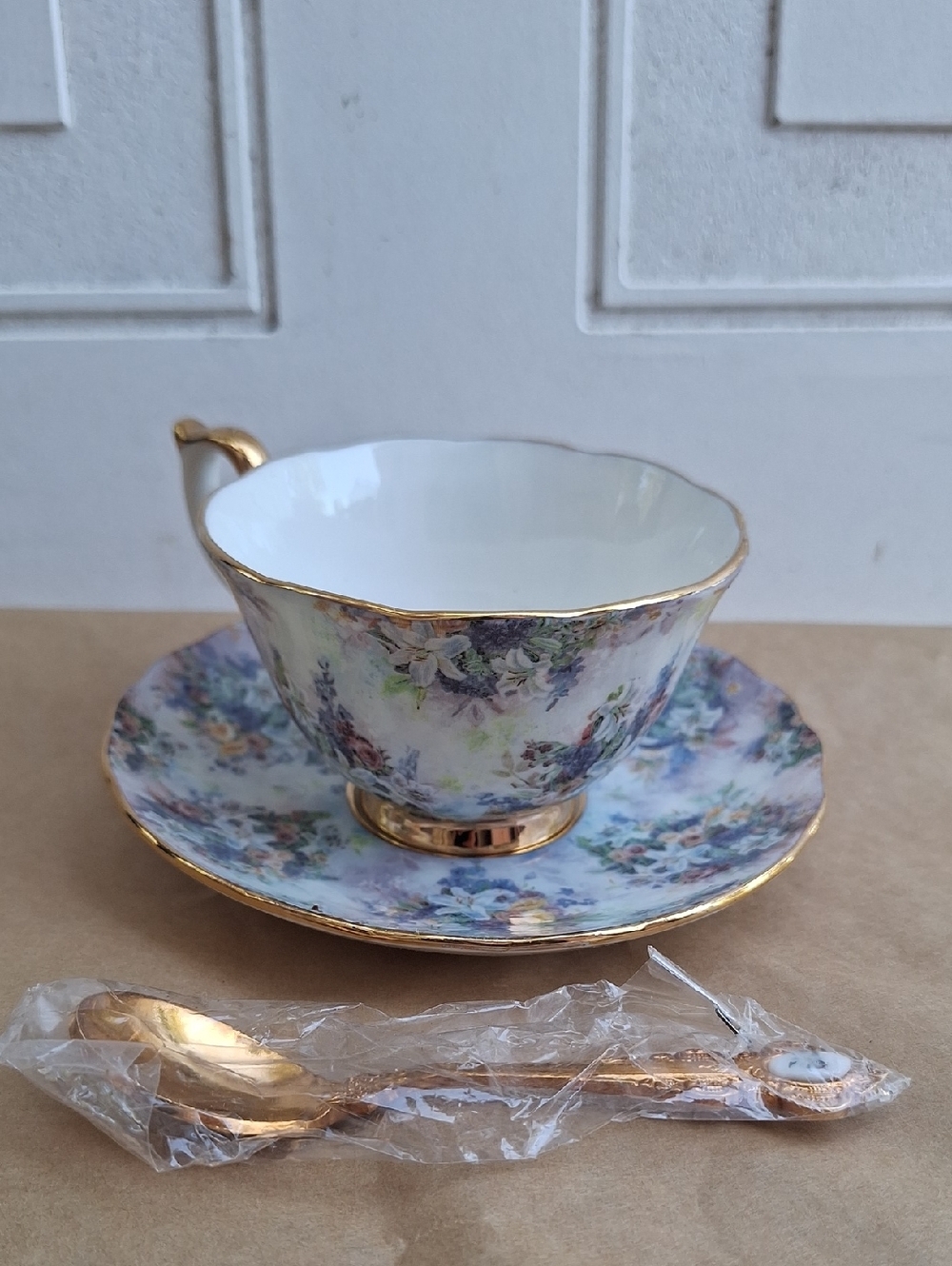 Vintage Bradford Editions teacup and saucer & Spoon"Glorious Chintz" - Picture 2 of 8